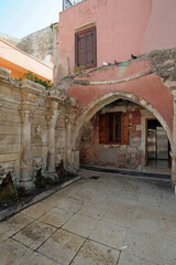 La fontaine de Rimondi dans la vieille ville de Réthymnon en Crète