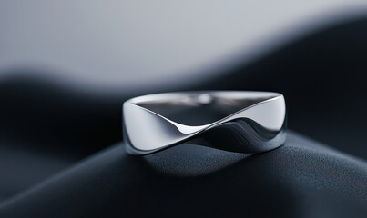 Elegant Modern Silver Ring with Minimalist Design and Luxurious Appeal