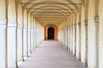 Obraz premium Comacchio, Italy Antique archway, old porch of Loggiato dei Capuccini.