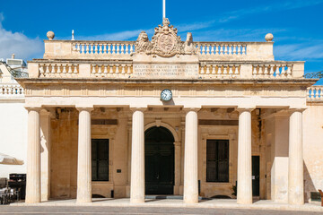 Obraz premium Valletta (il-Belt Valletta) Main Guard and Chancery Xlokk South Eastern Region of Malta