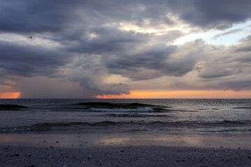 Obraz premium sunset on the beach