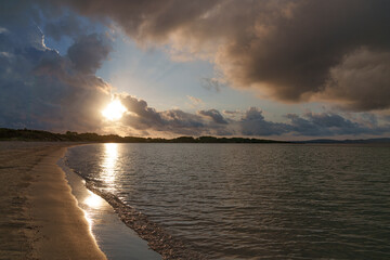 Obraz premium Beautiful seaside beach with soft sand at sunset