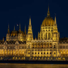 Naklejka premium Illuminated Hungarian Parliament Building at night, Budapest