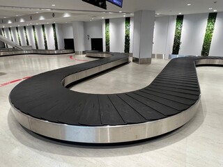 空港の預け荷物受け取り場所