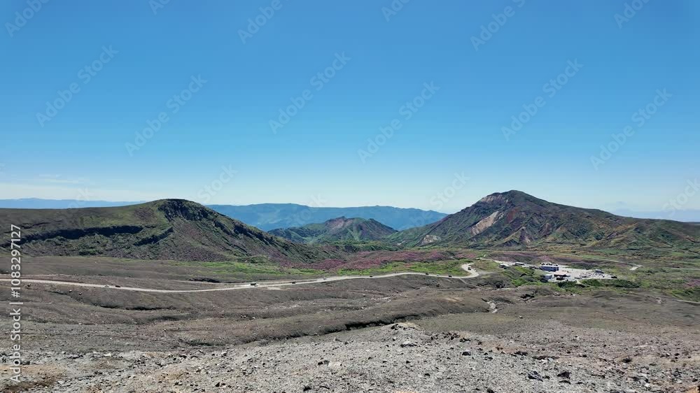Poster 風景、阿蘇、阿蘇山、山岳、景色、高原、青空、展望、自然、環境、眺め、大地、絶景、道路、日本、火山、熊本、火山灰、溶岩、地平線、パノラマ、旅行、観光、観光地、イメージ、コピースペース、晴れ、気象、気候、砂千里ヶ浜、荒野、高地、山地、新緑、グリーン、エコロジー、地球環境、環境保護、気候変動、サステナブル、SDGs、サステナビリティ、森林限界、美しい、天気、険しい、天候、砂漠、登山、山頂