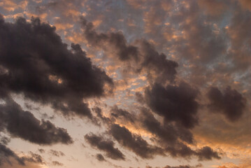 Obraz premium bright Colors of the sunset with Warm and Cool Tones of the Evening Sky