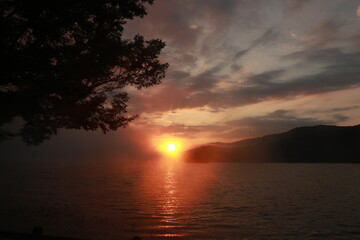 Obraz premium 강 일출