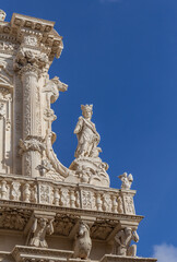 Lecceser Barock in Vollendung – die Basilica Santa Croce. Lecce, eine malerische Stadt in Apulien...