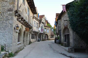 Rue Basse de la cité médiévale du Puy du Fou © Λεωνιδας