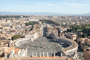 Vatican, Ausblick &uuml;ber den Petersplatz und Rom von der Kuppel des Petersdom