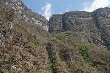 boat, sky, sumidero canyon, clouds, grijalva river, trees, vegetation, mountains at chiapas, mexico