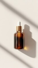 Naklejka premium A elegantly designed face serum with a dropper, perfect for enhancing skin radiance, displayed against a clean white backdrop.
