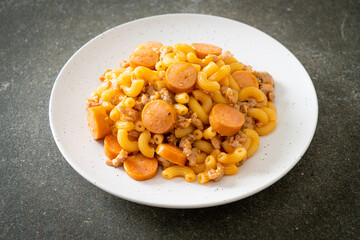 macaroni sausage and minced pork