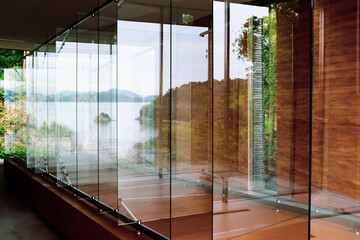 14枚のガラス/豊島