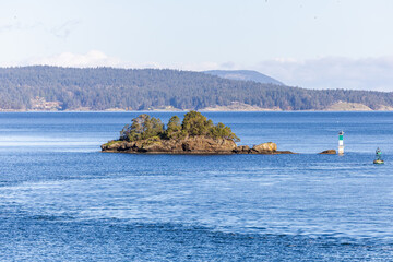 Naklejka premium Serene View of Gulf Islands in British Columbia, Canada
