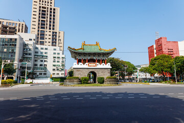 Obraz premium chinese style gate in taipei taiwan