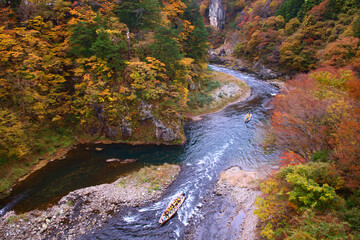 日光市　鬼怒川の紅葉とライン下り