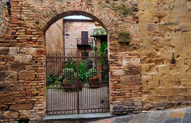  San Gimignano. to malownicze i urokliwe sredniowieczne miasteczko we Włoszech zwane sredniowiecznym Manhatttanem.