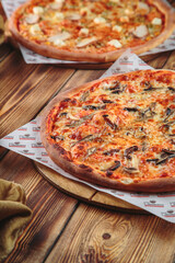 Hot and fresh pizza with toppings
