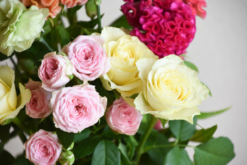 薔薇とケイトウ