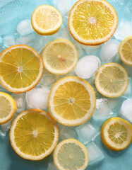 Obraz premium lemon fruit slices on frozen surface