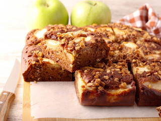 Apple and walnut spicy cake