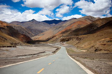 The desolate Ngari region of Tibet and the Xinjiang-Tibet Highway