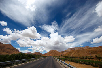 The desolate Ngari region of Tibet and the Xinjiang-Tibet Highway