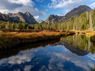 Fototapeta premium Beaver pond and the Sawtooth mountains of Idaho