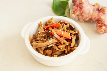 収獲した菊芋で作るキンピラ