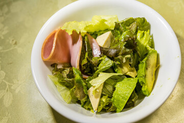 ランチに出されたサラダ