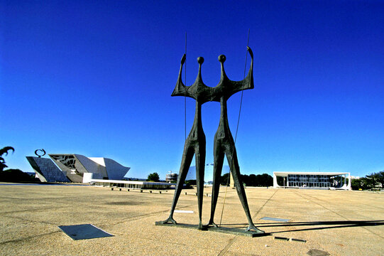 Monumento aos Candangos, Bras&iacute;lia