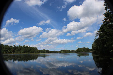 Fototapeta premium clouds reflected in water