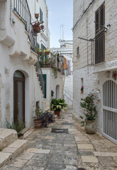 Kleine Gasse in Cisternino, Apulien