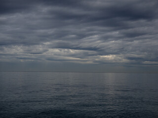 Obraz premium 冬の日本海 水平線 新潟県糸魚川市