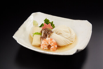 ひやむぎ_炊き合わせ風_冷_温_hiyamugi