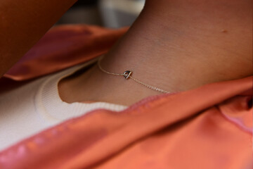 portrait of a woman, portrait of a person, close-up of a person with a necklace, delicate necklace, heart necklace, valentine's day, making of, backstage
