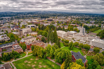 Fototapeta premium Aerial View of the Oregon State Capitol in Salem