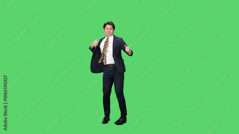 Poster 嬉しくてダンスする男性ビジネスパーソンの全身動画　クロマキー合成用グリーンバック映像