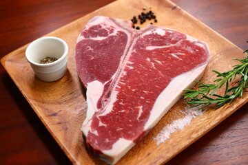 美味しそうなTボーンステーキ