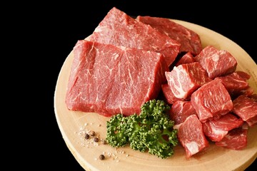 Obraz premium 牛赤身肉ステーキ＆サイコロステーキ
