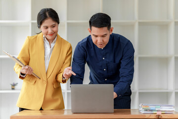 Fototapeta premium Collaboration meeting between professionals modern office business discussion bright environment engaging viewpoint teamwork concept