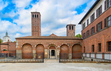 Fototapeta premium Basilica di Sant'Ambrogio in Milan, Italy