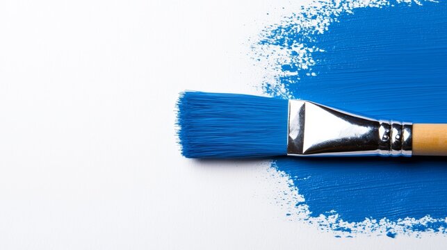 Blauer Farbtopf und Pinsel auf wei&szlig;em Hintergrund, ideal f&uuml;r Renovierungsprojekte, kreative Gestaltung, Malbedarf, leuchtende Farben, vielseitige Anwendungen
