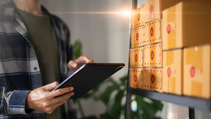 concept selling products online ,Physical inventory count ,Check sales and check business growth reports ,Selling on Internet ,SME ,shipping boxes ,e-commerce ,Inspecting goods for delivery