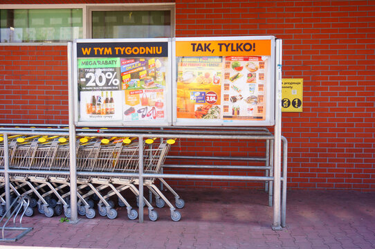 Biedronka offer sign