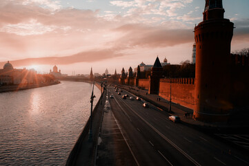 Obraz premium Beautiful city landscape. The Moscow River and Kremlin buildings and wall.