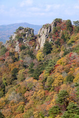 福島県いわき市にある二ッ箭山、月山付近から望む男体山と女体山