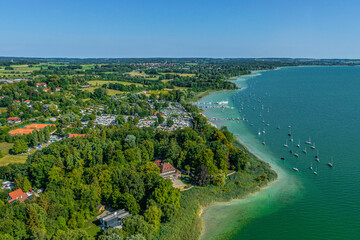 Der Urlaubsort Utting in der bayerischen Region Ammersee-Lech von oben