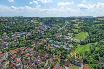 Fototapeta premium Ausblick auf die idyllische kleine Stadt Niederstetten in Hohenlohe in Tauberfranken